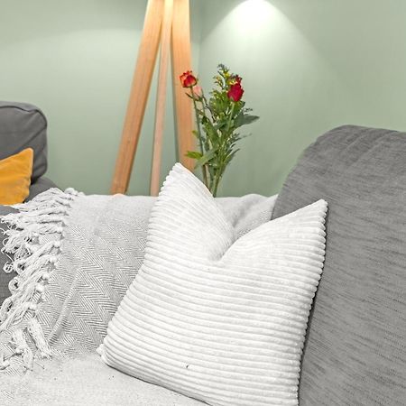 Adventure House - Whitby Villa Luaran gambar