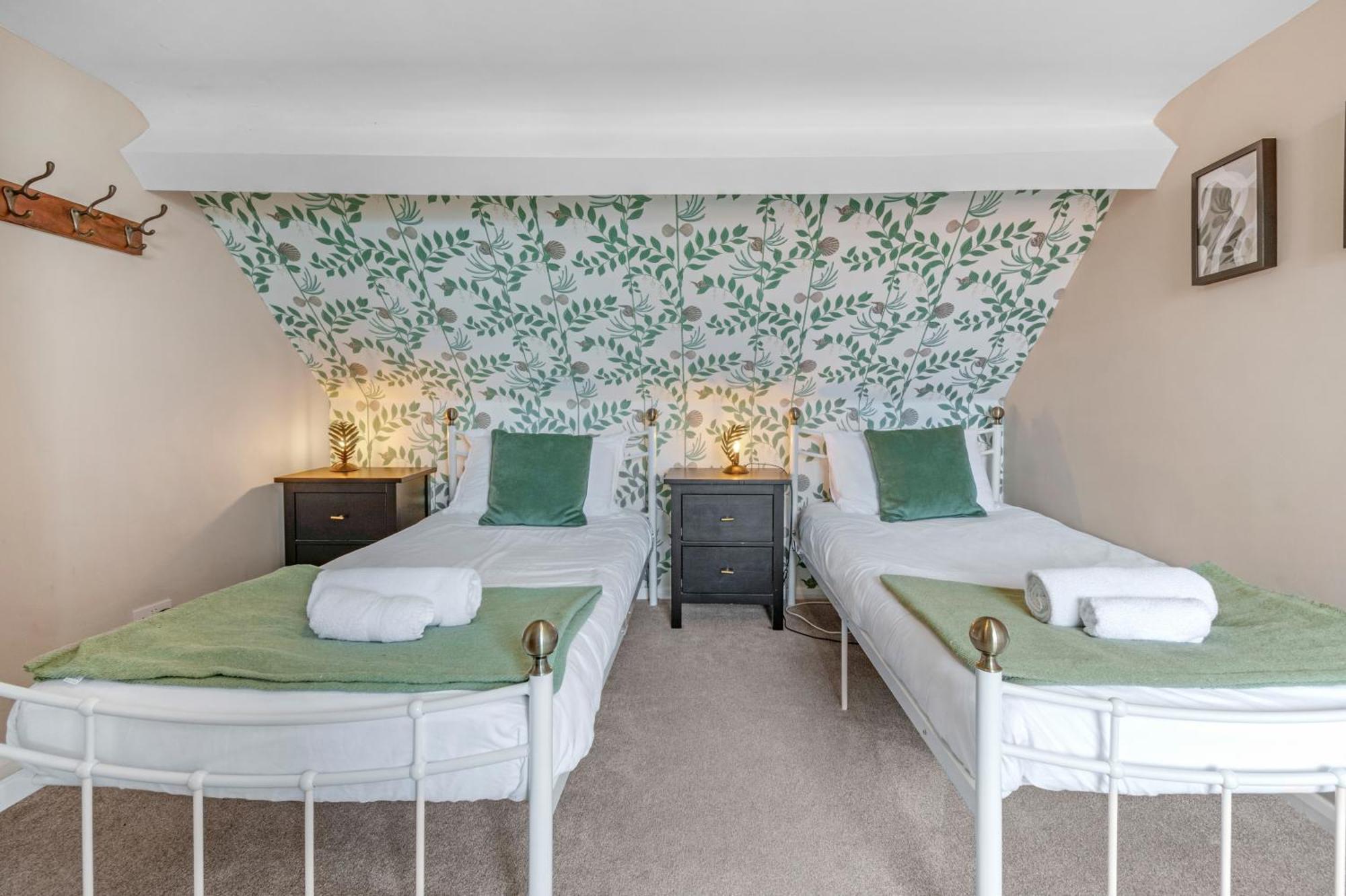 Adventure House - Whitby Villa Luaran gambar