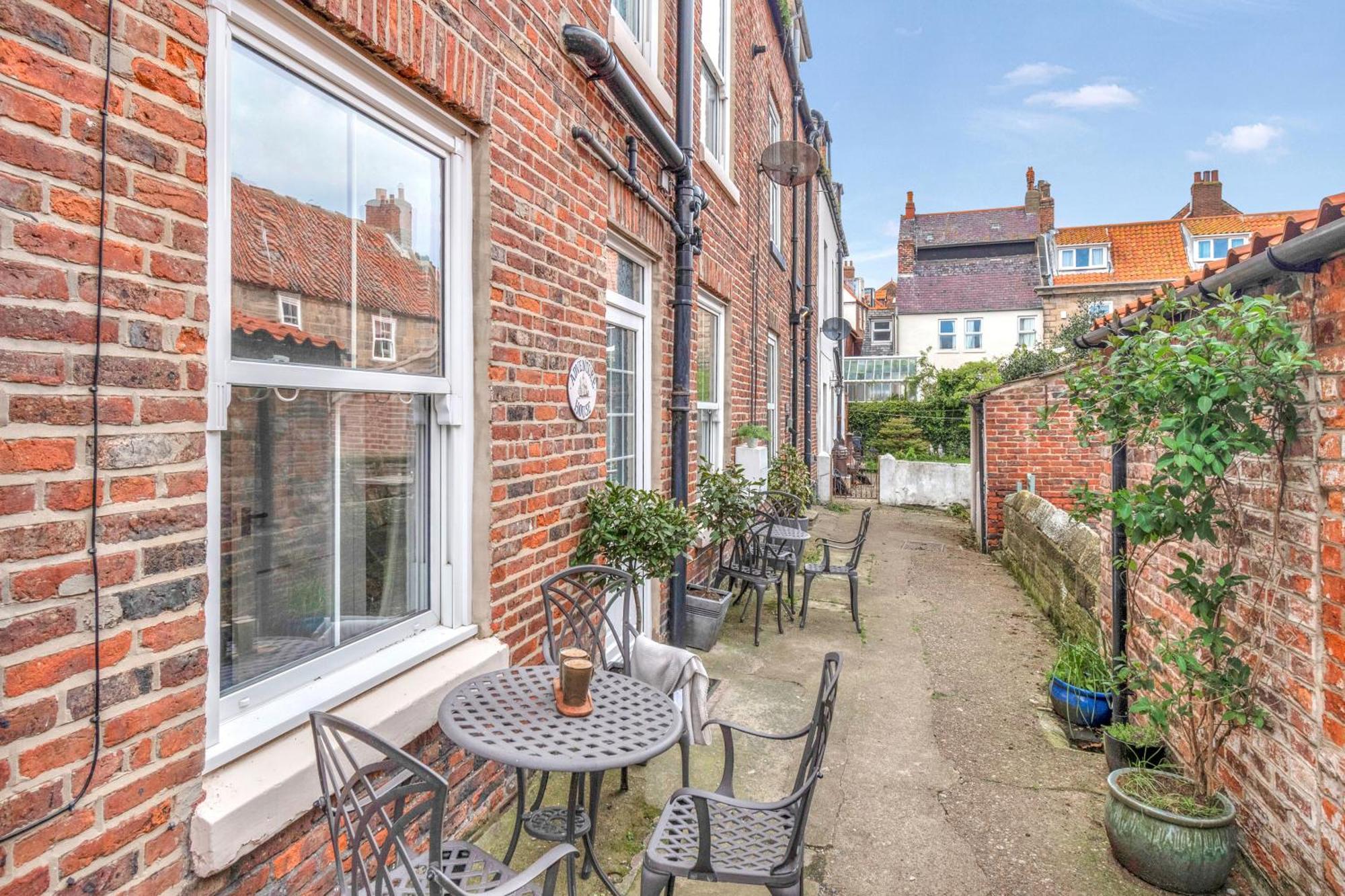 Adventure House - Whitby Villa Luaran gambar